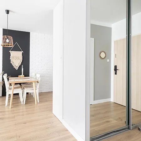 Aon Sunrise 10 Min Do Plaży