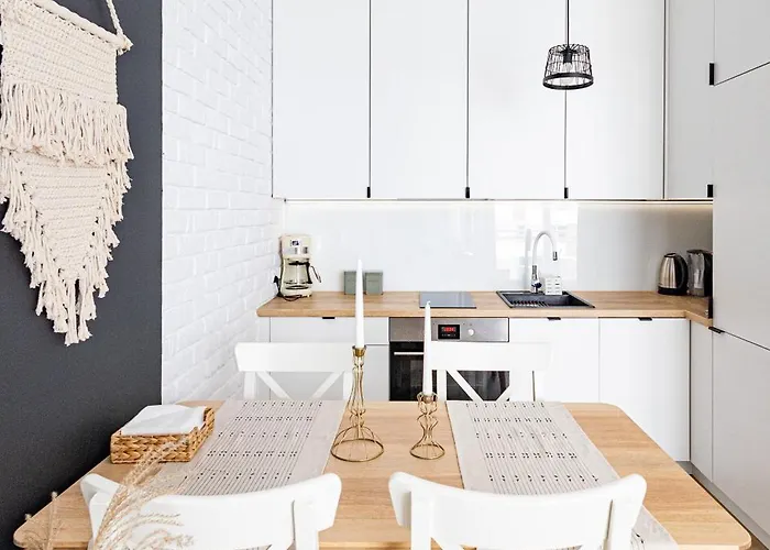 Aon Sunrise 10 Min Do Plaży